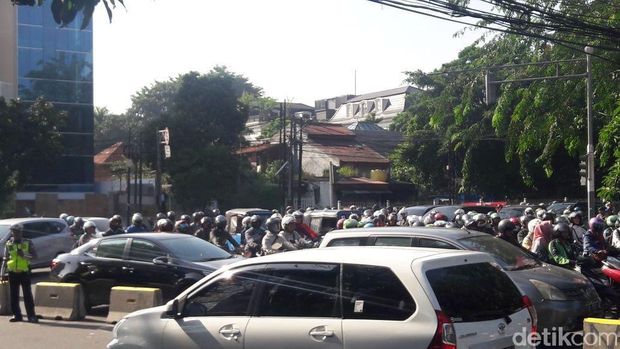 Kepadatan di jl Pramuka arah ke Cikini 