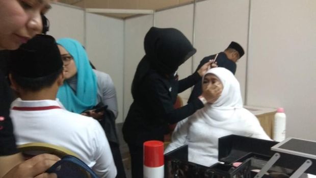 Ini Rahasia Penampilan Ciamik Dua Paslon Debat Cagub Jatim