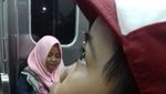 Senyum Alpin, Bocah yang Naik KRL Parung-Tn Abang untuk Sekolah