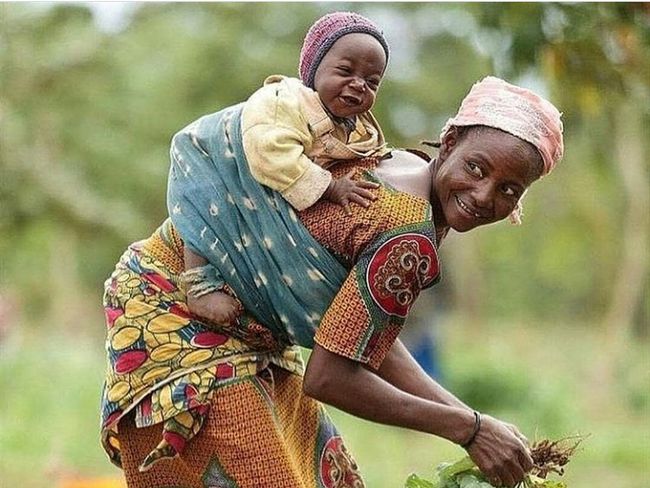 Bunda Bahagia Saat Menggendongmu, Nak
