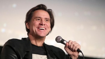 Satu lagi komedian kenamaan yang ikut memboikot Facebook. Sedikit berbeda, Jim Carrey lebih memilih untuk menulis #unfriendfacebook lewat akun Twitter pribadinya. (Foto: GettyImages)