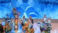 Menlu Retno ikut menari di Pembukaan Indonesia Africa Forum. (Fida/detikcom)