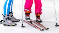Siapa saja boleh main ski di sini, tapi anak berusia di bawah 8 tahun harus didampingi orang dewasa (Mid Sweden 365)  
