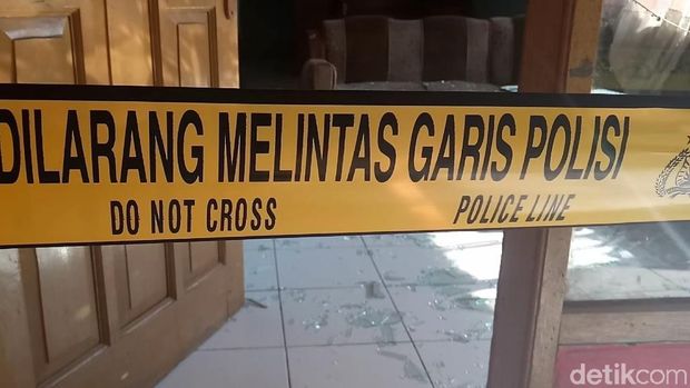 Rumah Penjual Miras Oplosan di Nagreg Bandung Dirusak Warga