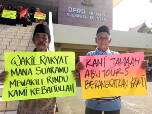 Ya Allah! Sampai Hati Abu Tours Ngibulin Kakek Penjual Rokok Ini