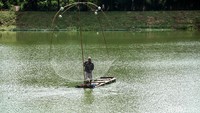 Salah satu favoritnya warga Tangsel adalah Situ Gintung yang punya sausana dan pemandangan bagus. Situ Gintung berada di Kelurahan Cirendeu, Kecamatan Ciputat Timur. (Lamhot Aritonang)