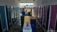 Fasilitas seperti kamar mandi juga telah selesai dibangun.