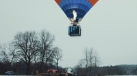 Butuh waktu 5 bulan dari mulai perencanaan hingga rumah ini sukses mengudara. Proyek ini melibatkan 20 orang mulai dari insinyur hingga ahli balon udara.