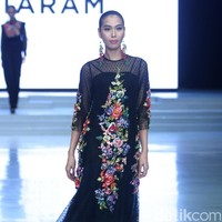 Fashion show Malik Moestaram di Indonesia Fashion Week 2018 ini mengangkat tema Peintures Anciennes di Jakarta Convention Center. Sabtu [31/3/2018]. [Foto: Mohammad Abduh/Wolipop]