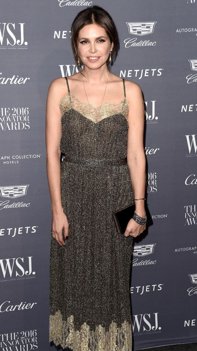 Dasha lahir di Moscow. Wanita 37 tahun itu kuliah hemeopati di University of California, Santa Barbara. Ia kemudian menjadi pengusaha sukses.  Foto: Getty Images