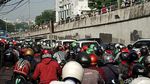 Foto: Uji Coba Underpass, Lalin Kawasan Matraman Macet Parah