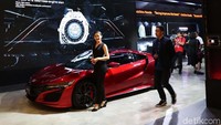 Produk andalan Honda adalah NSX yaitu supercar Honda yang memadukan performa dan tampilan sporty dengan efisiensi hybrid. Kemudian, Honda Civic Type R yang merupakan generasi ke-10 Honda Civic. Civic Type R memegang rekor sebagai mobil penggerak roda depan tercepat di Sirkuit Nurburging, Jerman dengan lap time 7 menit 43,80 detik.