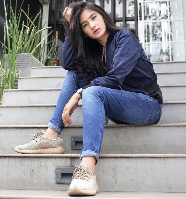 Dinda Maulina merupakan selebgram cantik asal Aceh. Foto: Instagram