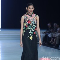 Fashion show Malik Moestaram di Indonesia Fashion Week 2018 ini mengangkat tema Peintures Anciennes di Jakarta Convention Center. Sabtu [31/3/2018]. [Foto: Mohammad Abduh/Wolipop]