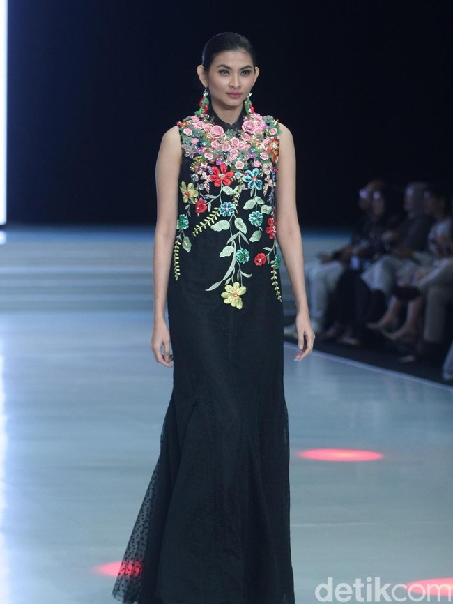 Fashion show Malik Moestaram di Indonesia Fashion Week 2018 ini mengangkat tema Peintures Anciennes di Jakarta Convention Center. Sabtu [31/3/2018]. [Foto: Mohammad Abduh/Wolipop]