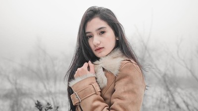 Potret Dinda Maulina, Selebgram Cantik Asal Aceh yang Mempesona