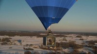 Rumah ini berhasil terbang selama 90 menit, bergerak 200 meter di wilayah udara Lithuania sebelum akhirnya mendarat.