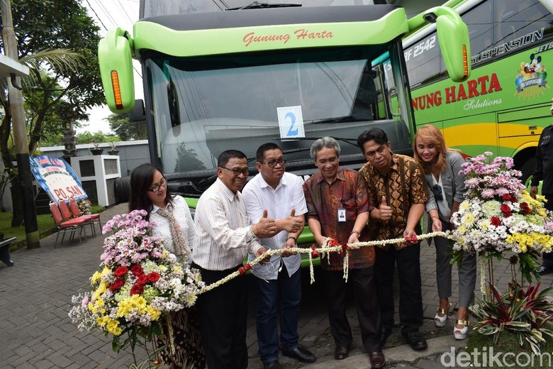 Melongok Bus Mewah Scania dan Mercedes-Benz PO Gunung Harta Foto: DetikOto/M. Aminudin Melongok Bus Mewah Scania dan Mercedes-Benz PO Gunung Harta Foto: DetikOto/M. Aminudin