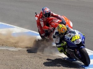 Casey Stoner Sedih Lihat Rossi Sekarang: Naik Podium Berasa Juara