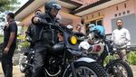 Gaya Menhub Kawal Jokowi saat Touring di Sukabumi