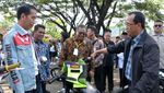 Gaya Menhub Kawal Jokowi saat Touring di Sukabumi