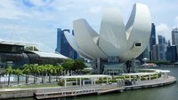 Singapura merupakan destinasi favorit orang Indonesia. Selain karena lokasinya yang dekat dan mudah akses penerbangannya, gedung-gedung pencakar langit, deretan tempat belanja hingga taman rekreasi ternama ada di sana (Johanes Randy/detikTravel)