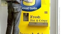 Rusia juga punya vending machine unik. Di sana ada vending machine yang menyediakan french fries. Kentang goreng yang disukai banyak orang ini dapat dengan mudah didapat warga Rusia. Sebenarnya ada beberapa vinding machine yang menyediakan french fries di beberapa negara lain. Foto: Istimewa