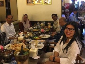 Pose Makan Iriana Jokowi yang Sederhana dan Melly Bradley Doyan Makan Enak