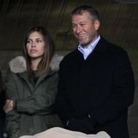 Dasha Zhukova, janda cantik asal Rusia ini pada Agustus 2017 silam bercerai dari sang suami Roman Abramovich. Roman adalah miliarder tajir pemilik klub bola Chelsea. Kekayaan Roman senilai US$ 11,5 miliar atau setara dengan Rp 158 trilium  Foto: Getty Images