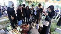 Selamat jalan Andika Kerispatih. Foto: Hanif Hawari/detikHOT