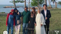 Rai DMASIV melamar Oza atau Roza di Batam pada hari ini, Selasa (10/4). (Dok. Instagram/salfaoza)