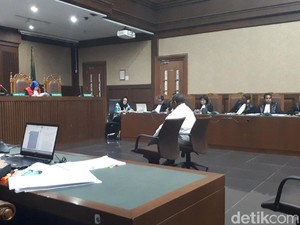 Eks Kadisnaker Kukar Sebut Tim 11 Bupati Rita Minta Fee Proyek