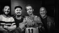 Selain Uccio, ada seorang sahabat lain yang selalu mendampingi Rossi. Dia adalah Alberto Albi Tebaldi (paling kanan). (Foto: instagram @valeyellow46)