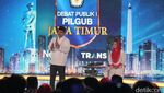 Foto: Gaya Cagub-Cawagub Jatim Saat Debat di Atas Panggung