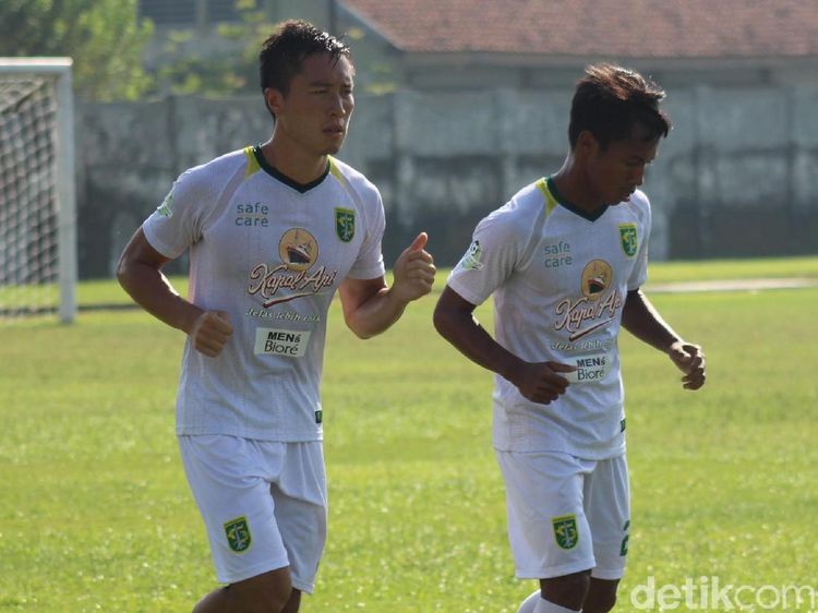 Foto: Latihan Persebaya Jelang Lawatan ke Markas PS TIRA