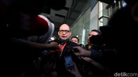 Novel menyebut kasus itu dibiarkan dan bisa menjadi ancaman lain bagi pegawai KPK ke depannya.