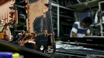 Para pengunjung biasanya datang untuk sekedar servis ringan maupun operasi besar.