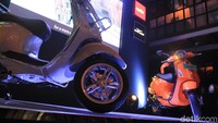 Terkait harga, Vespa Sprint 150 i-get ABS dibanderol Rp 42 juta (on the road Jakarta) dan Rp 39,5 juta (on the road Jakarta) untuk Primavera 150 i-get ABS. Foto: Ruly Kurniawan