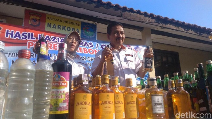 Bahan-Bahan Sehat yang Jadi Racun Saat Dicampur Miras Oplosan