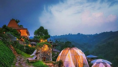 Yang Mau ke Bandung, Bisa Mampir ke Kafe Berundak di Lereng Gunung Ini