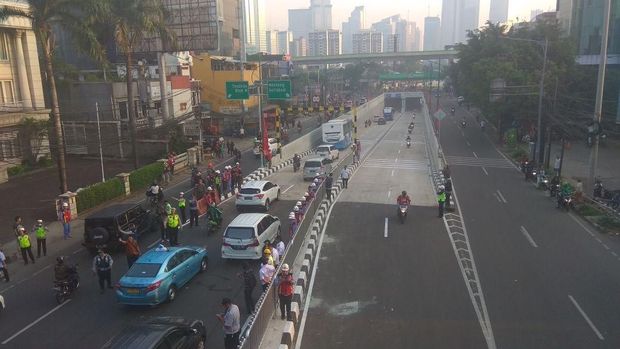 Arus lalu lintas Mampang-Kuningan dan Kuningan-Mampang terpantau lancar.