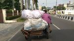 Pemain Sirkus di Jalanan yang Buat Hati Cenat-cenut