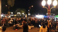 Aksi ketiga berlokasi di Tugu Monumen Gempa, Sumatera Barat. Massa yang hadir berasal dari Koalisi masyarakat sipil Sumatera Barat Antikorupsi (Foto: Dok. Istimewa)