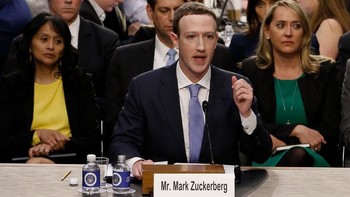 Zuckerberg mengaku datanya sendiri berhasil dikuasai Cambridge Analytica. Menurutnya, bahkan kepala eksekutif dan kepala teknologi perusahaannya juga tidak bisa melindungi informasi miliknya sendiri dari pihak yang ingin mengeksploitasinya. Foto: Getty Images