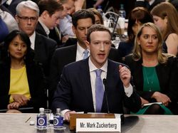 Lika Liku Zuckerberg, Dulu Pahlawan Kini Berperang