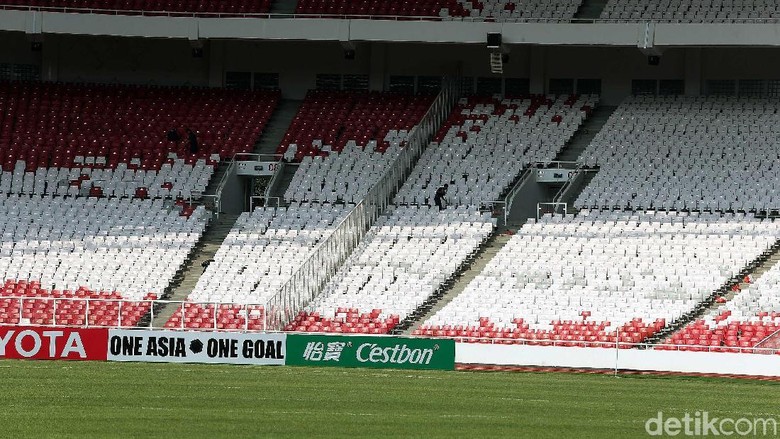 Usai Laga Persija Vs Home United, Rumput GBK Langsung Digulung Usai Laga Persija Vs Home United, Rumput GBK Langsung Digulung