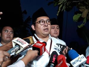 Rupiah Melemah, Fadli Zon Bicara Krisis di Indonesia