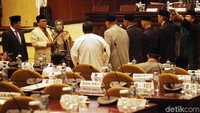 Ketua DPD Oesman Sapta Odang memandu Pelantikan Pergantian Antar Waktu (PAW) anggota DPD periode 2014-2019.