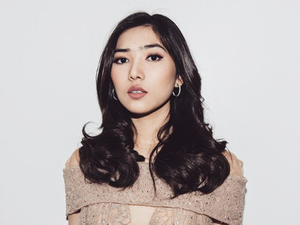 Winter Song, Curahan Hati Isyana Sarasvati dari Swedia