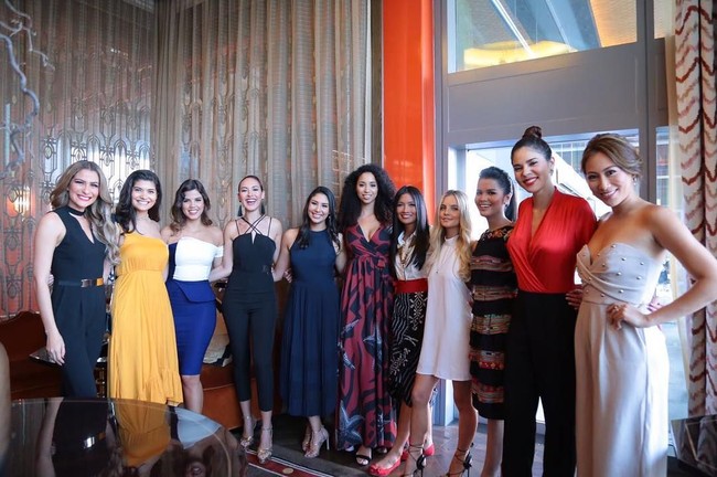 Masih ingatkah Anda dengan wajah-wajah cantik ini? Mereka adalah kontestan ajang kecantikan Miss Universe 2015. Walau pemilihan Miss Universe 2015 sudah berlalu, komunikasi mereka masih terjalin erat. Sesekali mereka reuni di salah satu negara kontestan. Dan kali ini, Indonesia menjadi tuan rumah. (Foto: Instagram/@officialputeriindonesia)